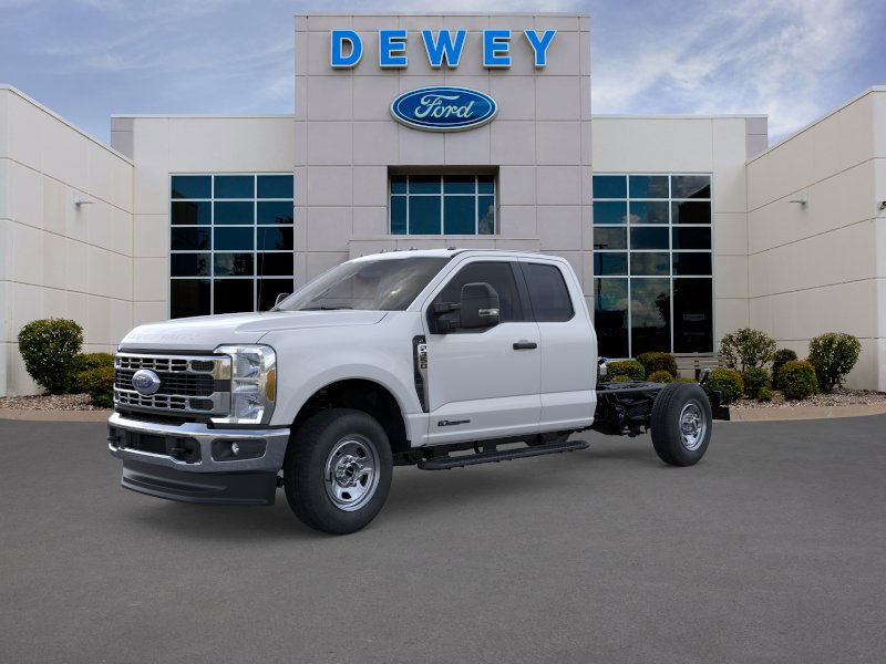 2026 Ford F-350 Super Duty Chassis Cab XL's photo
