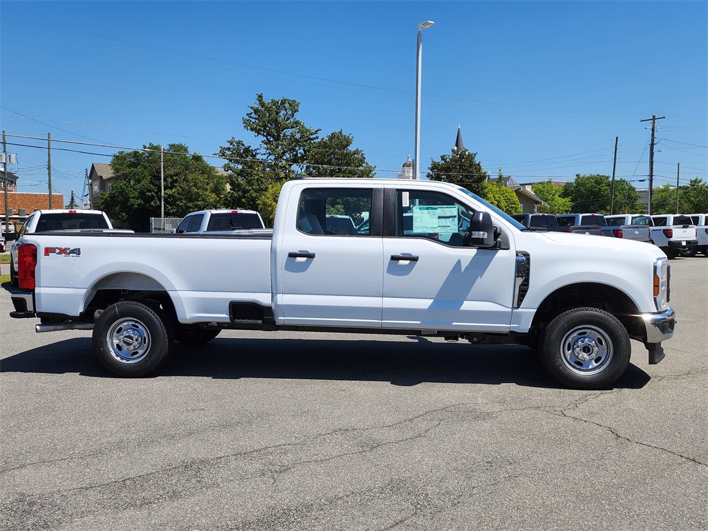 2025 Ford F-250 XL photo 3