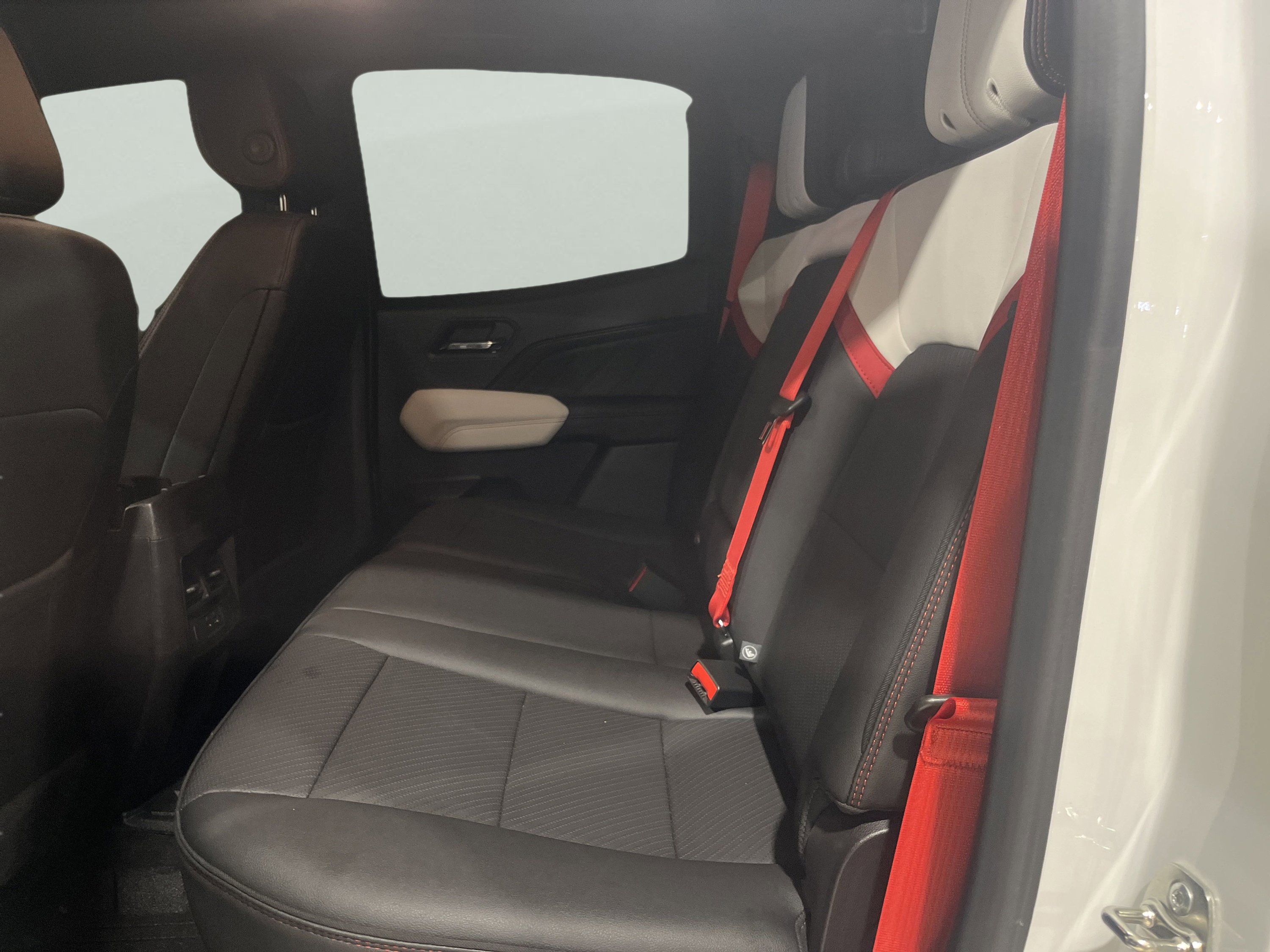 2024 Gmc Canyon AT4X photo 12