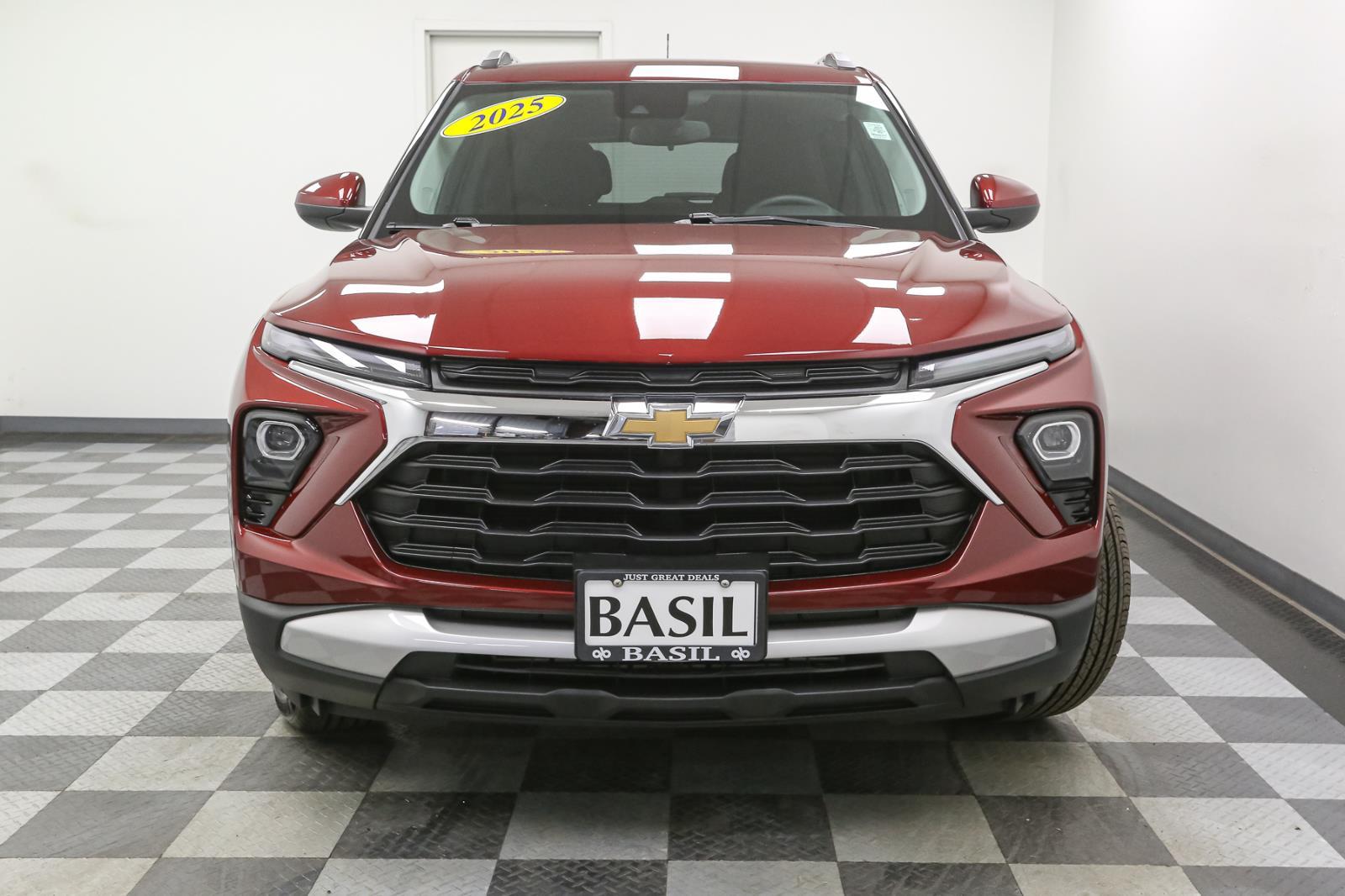 2025 Chevrolet Trailblazer LT photo 3