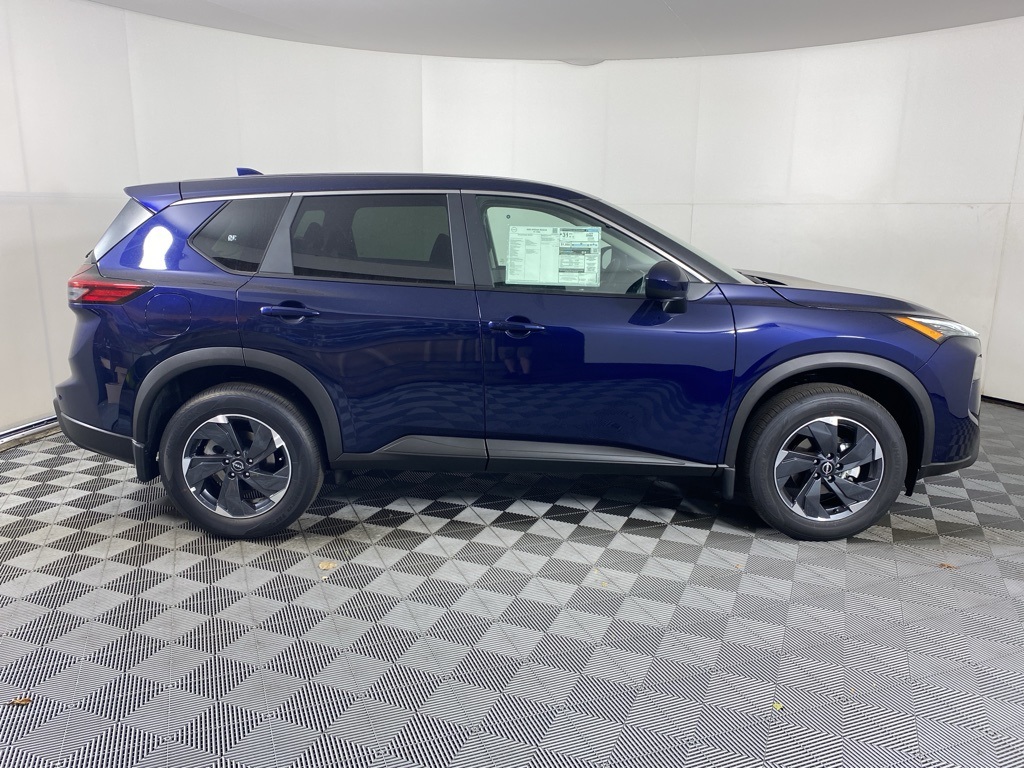 2026 Nissan Rogue SV photo 2