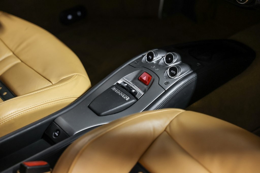 2010 Ferrari 458 Italia Base photo 20