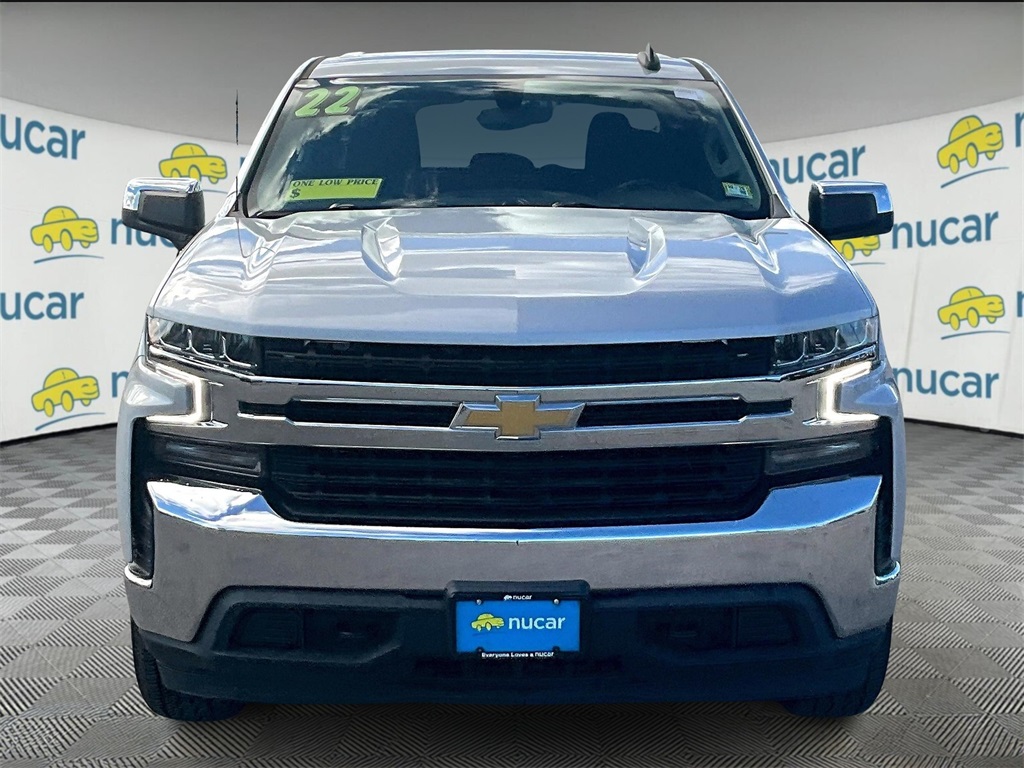 2022 Chevrolet Silverado 1500 LT photo 2