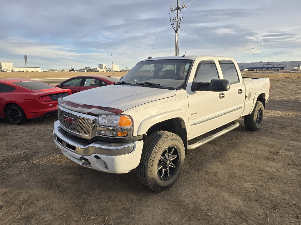 2004 GMC Sierra 2500HD SLT's photo