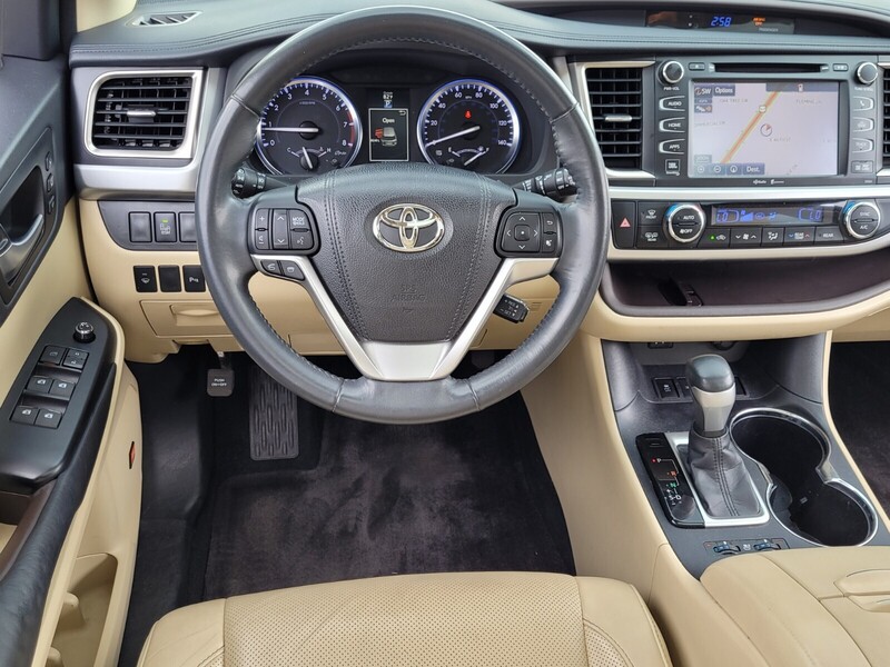 2015 Toyota Highlander Limited photo 6