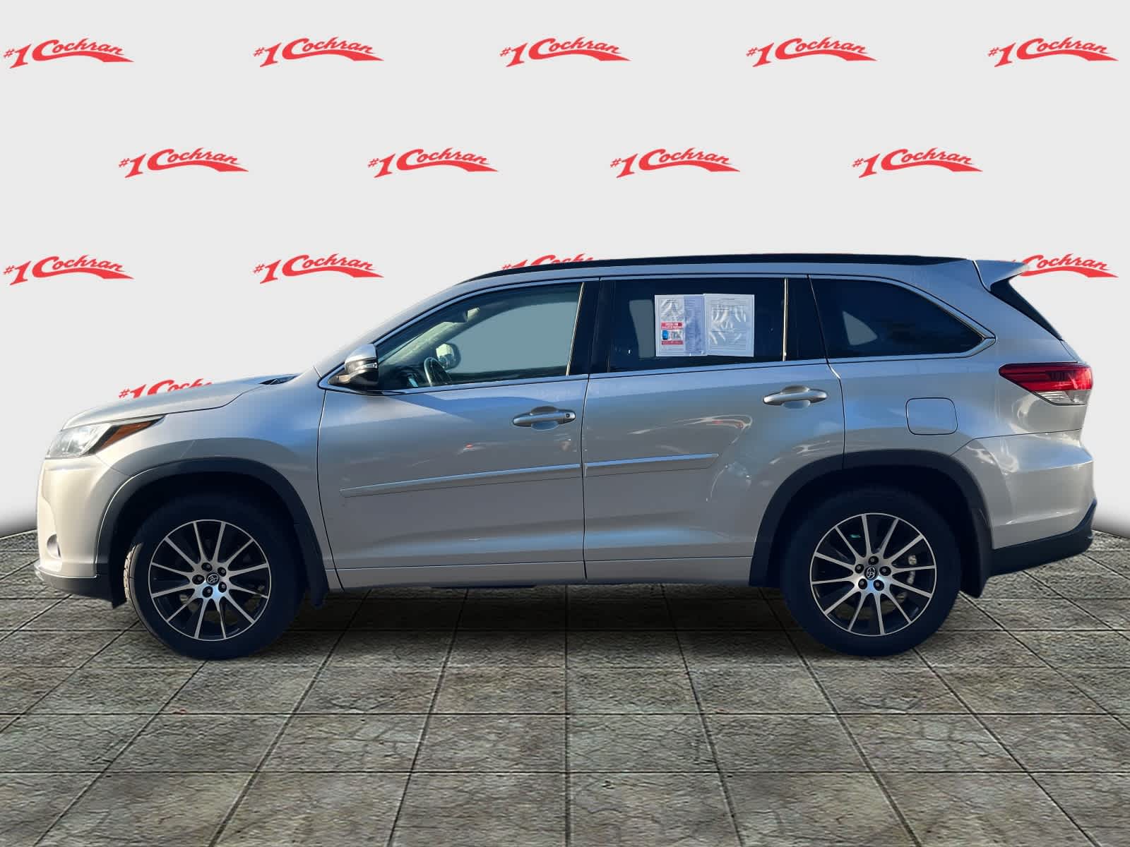 2018 Toyota Highlander SE photo 6