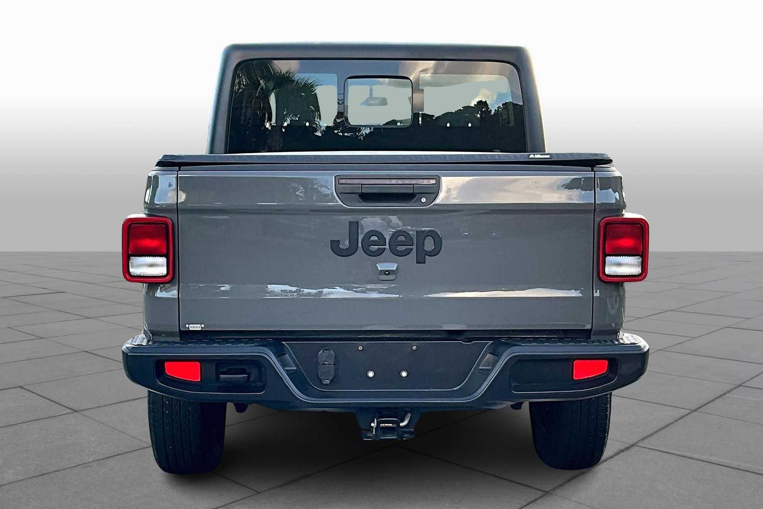 2020 Jeep Gladiator Sport photo 4