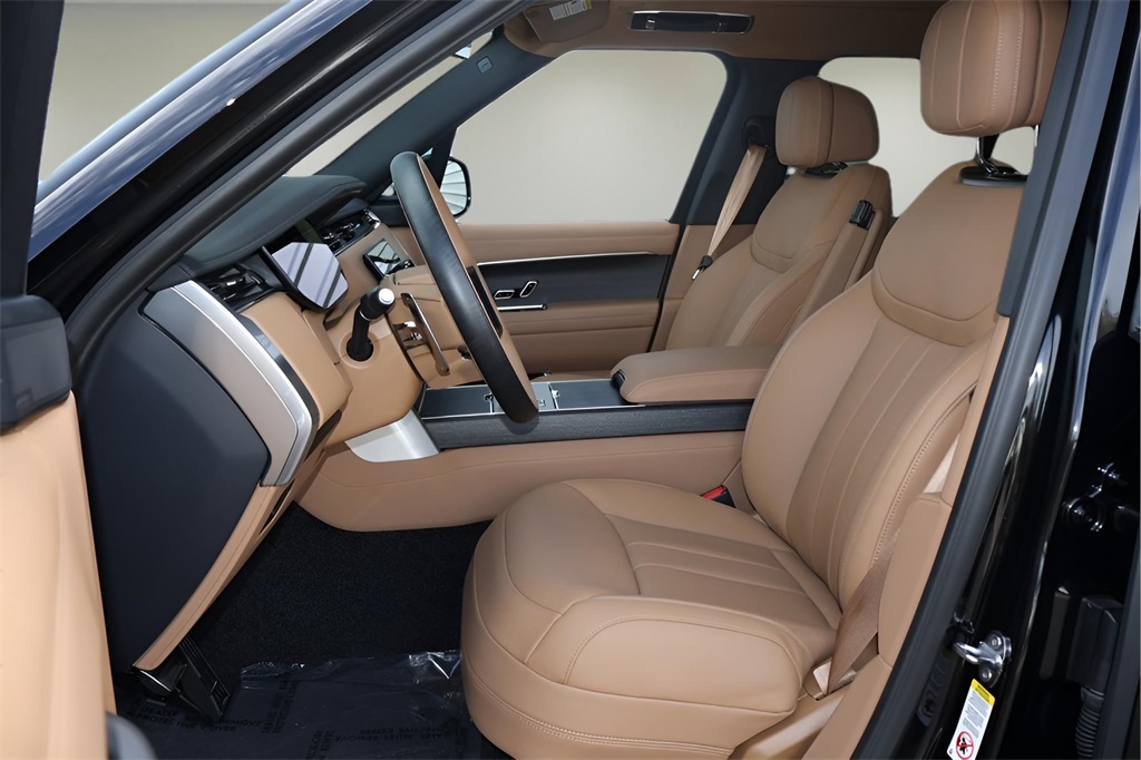 2025 Land Rover Range Rover SE photo 12
