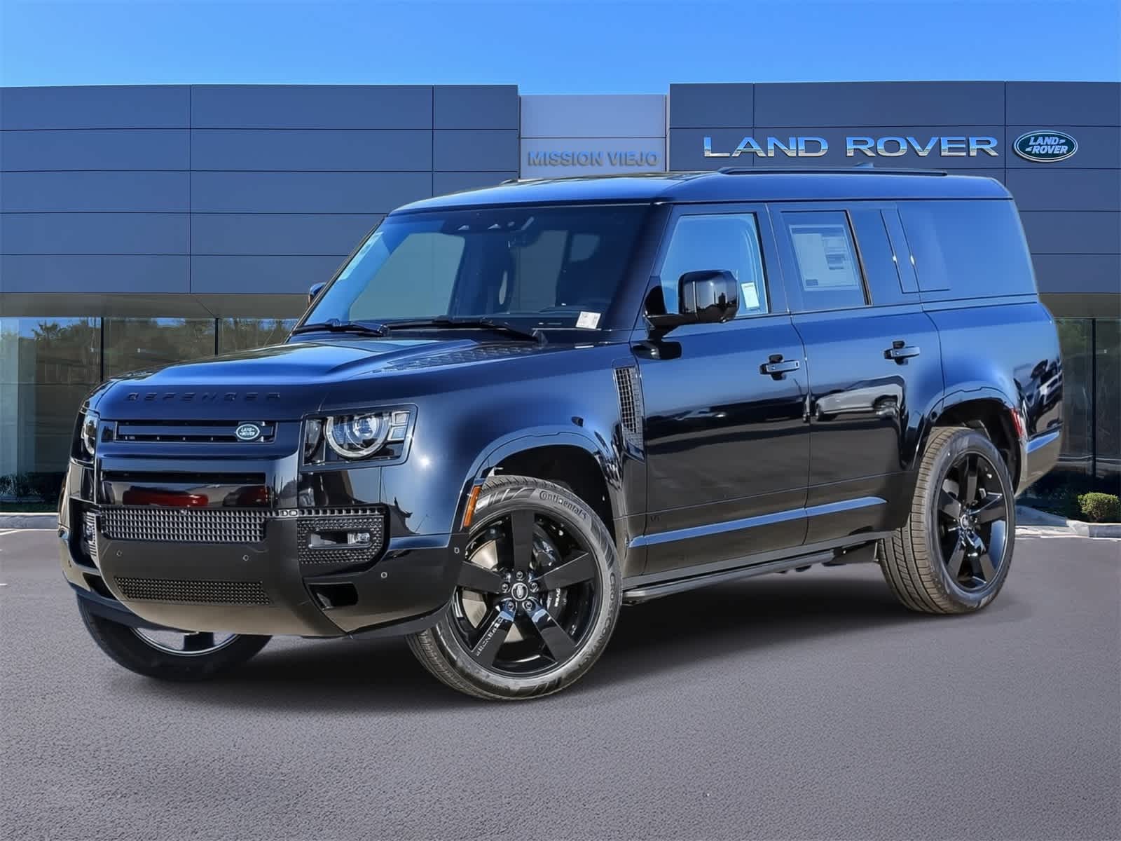 2025 Land Rover Defender V8's photo