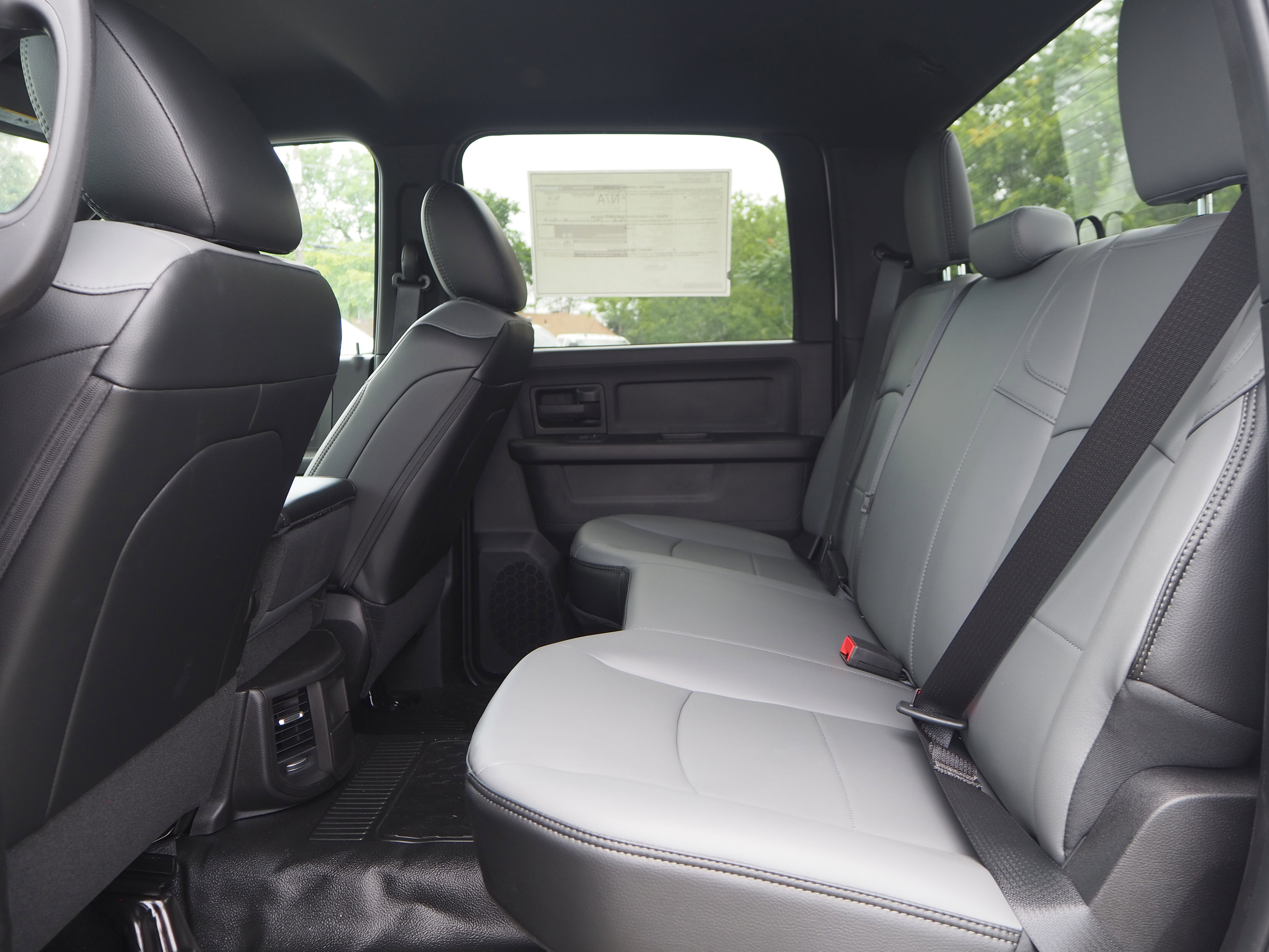 2025 Ram 3500 Tradesman photo 3