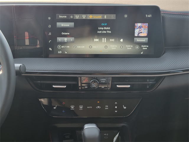 2025 Nissan Kicks SR photo 19
