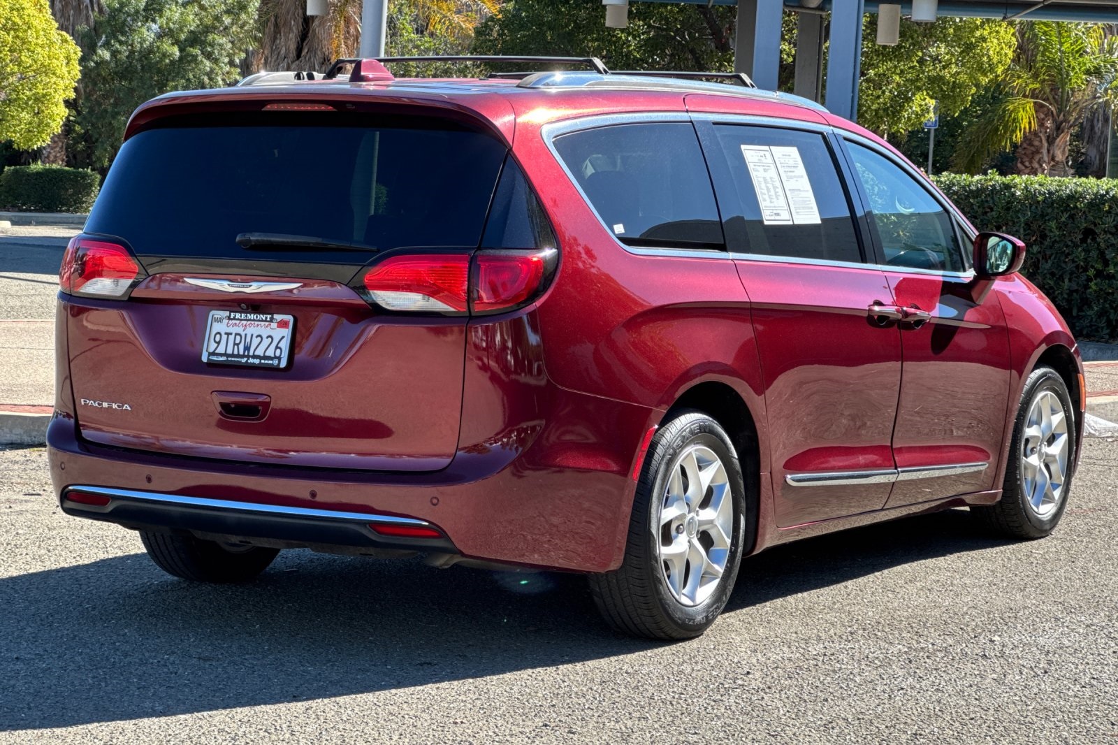2020 Chrysler Pacifica Touring L photo 3