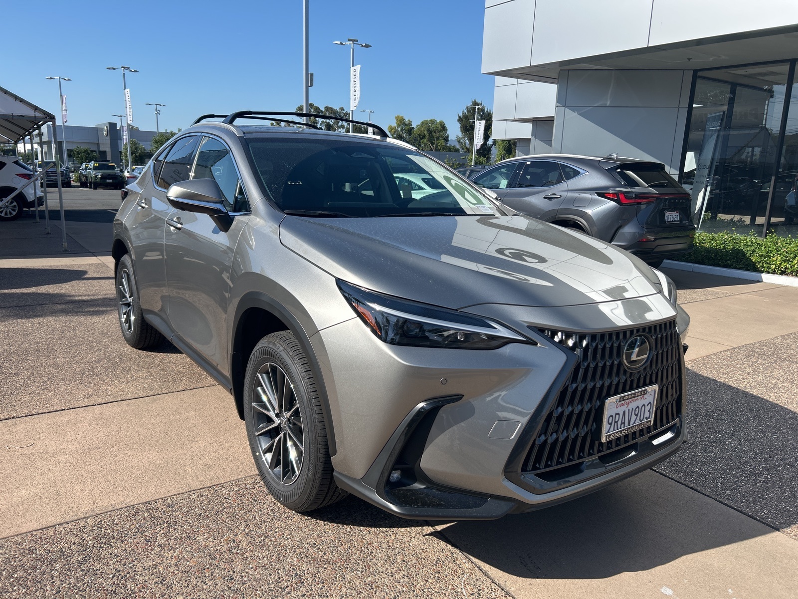 2025 Lexus NX 350h Premium photo 2
