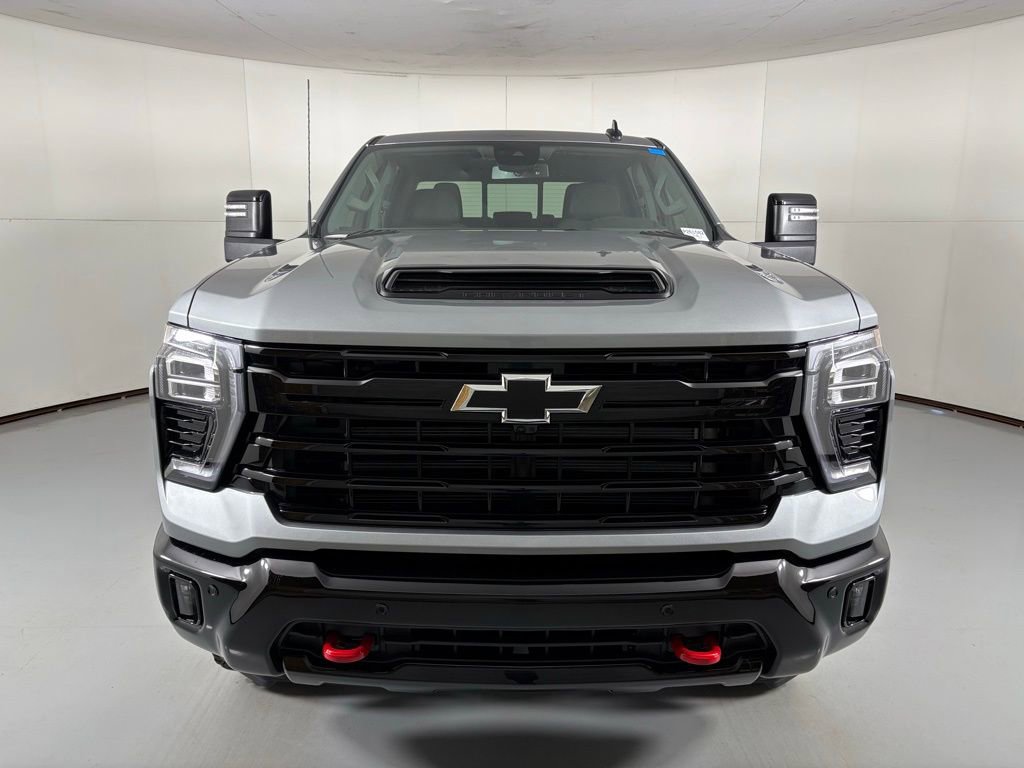 2026 Chevrolet Silverado 2500HD LT photo 3
