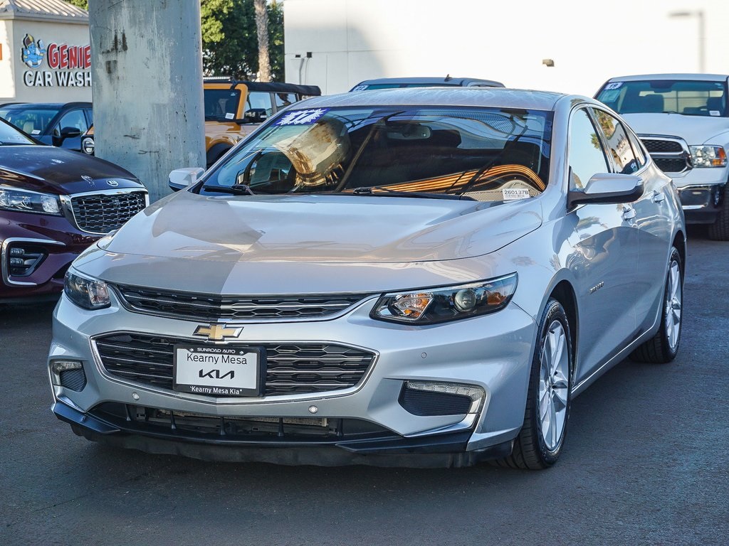 2017 Chevrolet Malibu 1LT photo 3