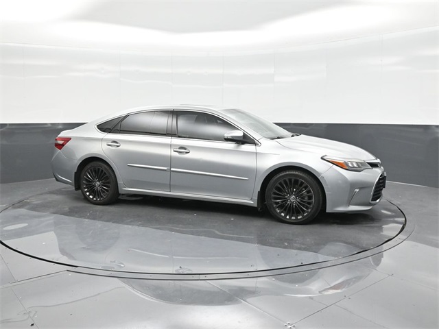 2016 Toyota Avalon Touring photo 15