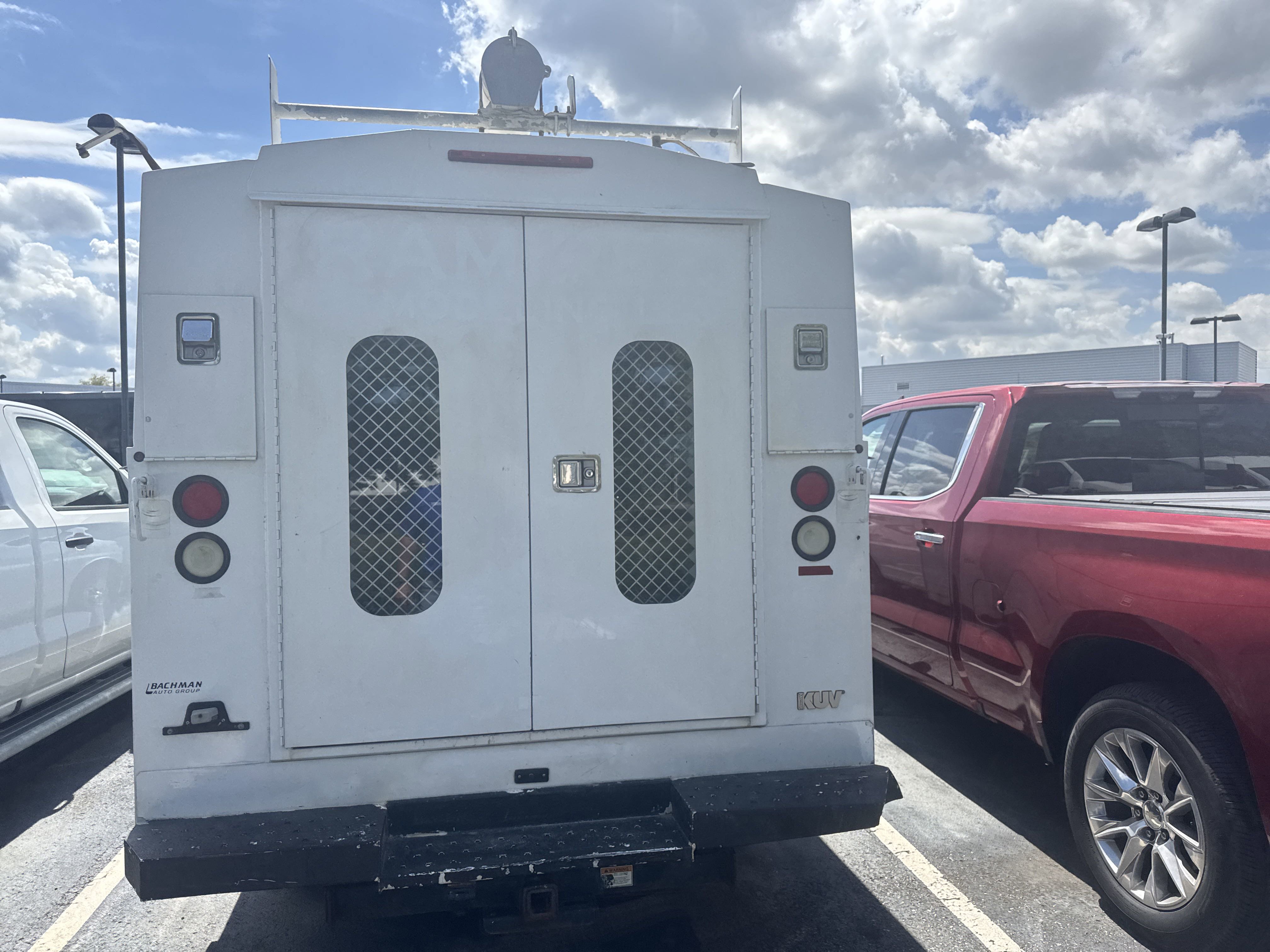 2011 Gmc Savana Cutaway 3500 photo 3