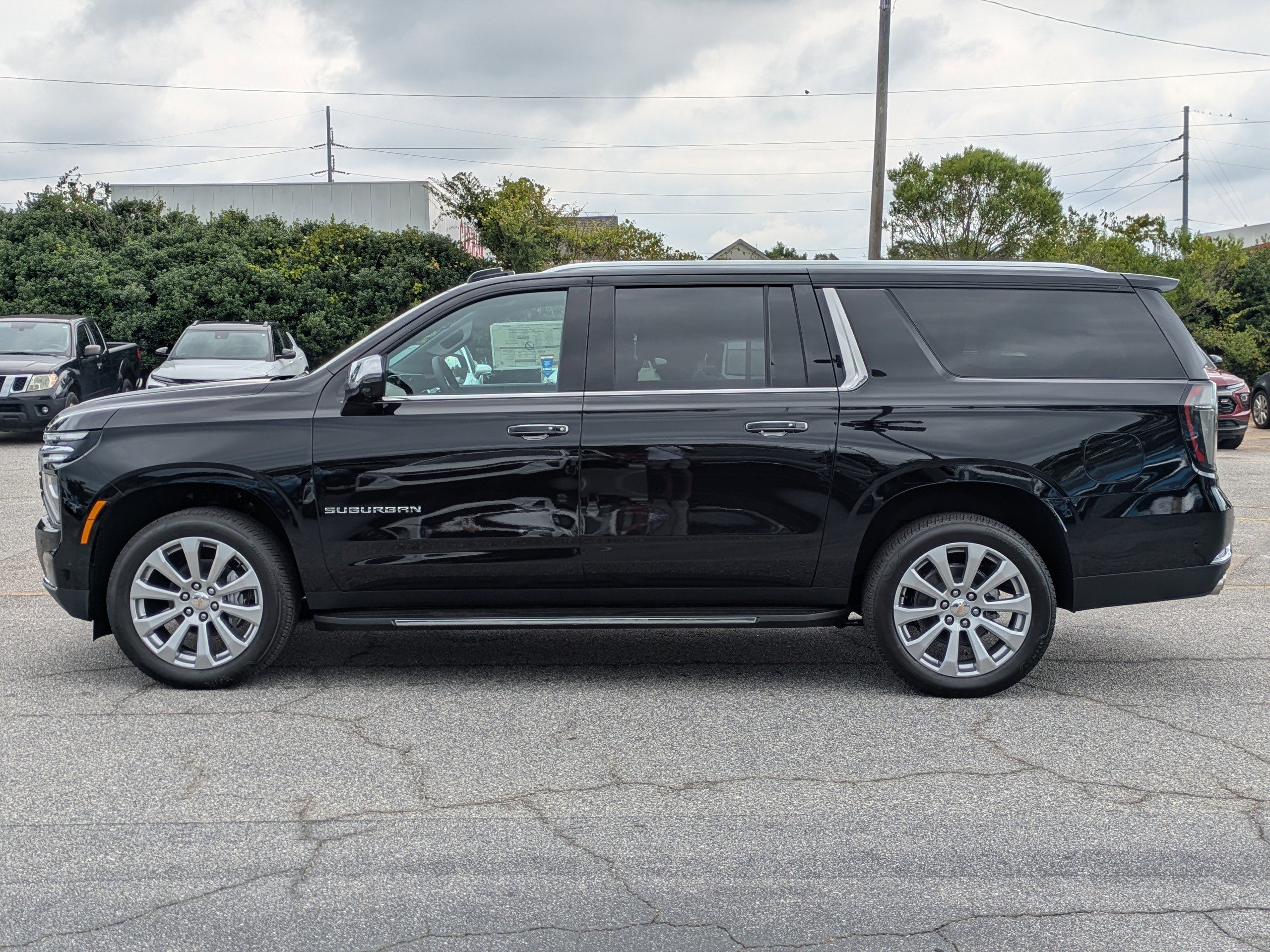 2025 Chevrolet Suburban Premier photo 5