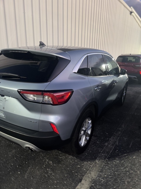 2022 Ford Escape SE photo 3