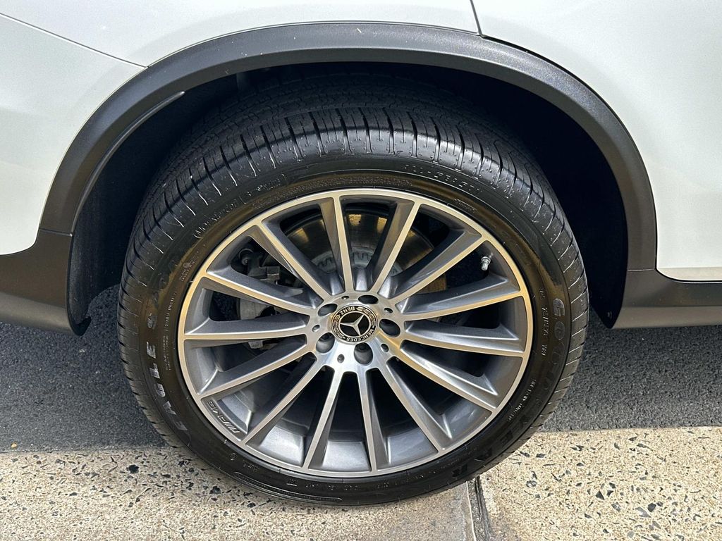 2022 Mercedes Benz GLC 300 Coupe photo 11