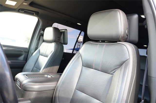2021 Chevrolet Tahoe RST photo 18
