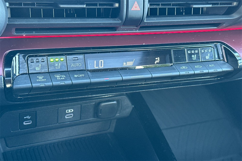 2023 Toyota Prius Prime XSE Premium photo 19