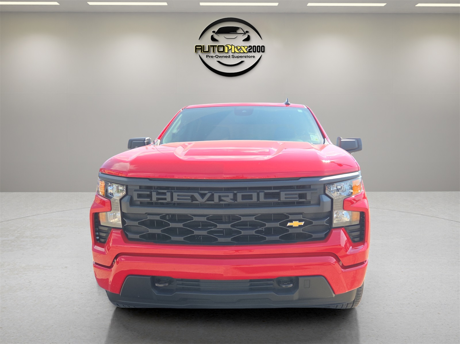 2024 Chevrolet Silverado 1500 Custom photo 2