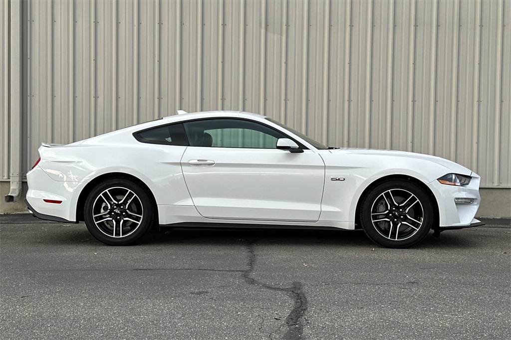 2022 Ford Mustang GT Premium photo 3
