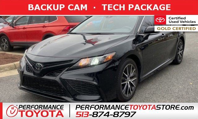 2022 Toyota Camry SE's photo