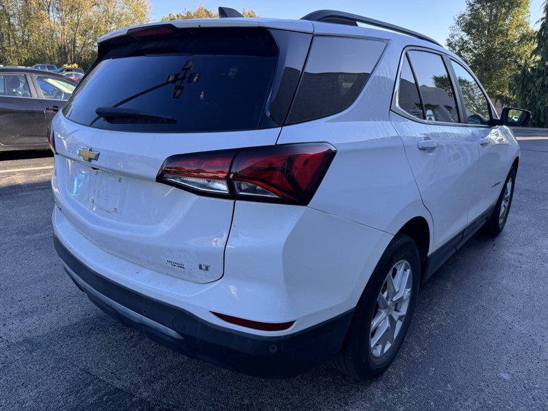 2022 Chevrolet Equinox LT photo 3