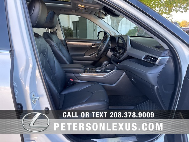 2024 Toyota Highlander Platinum photo 12