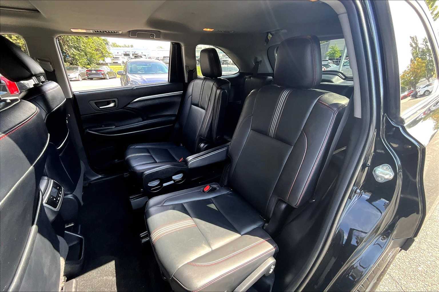 2019 Toyota Highlander SE photo 18