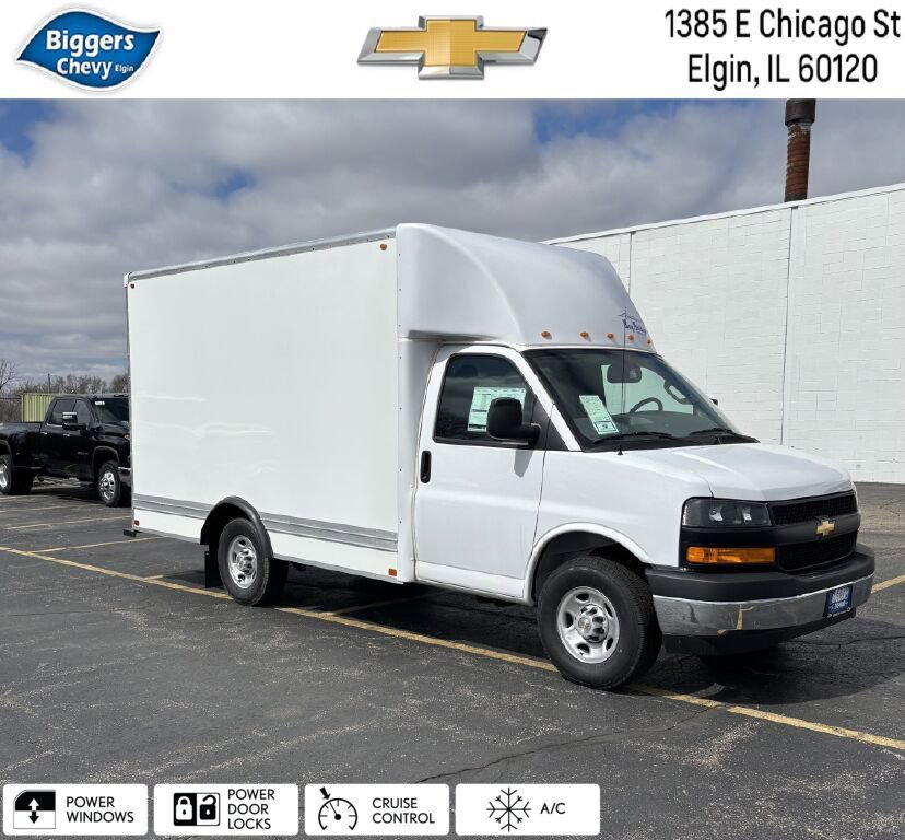 2024 Chevrolet Express Cutaway Base's photo