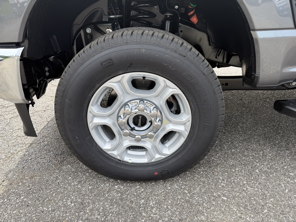 2026 Ford F-350 XLT photo 11