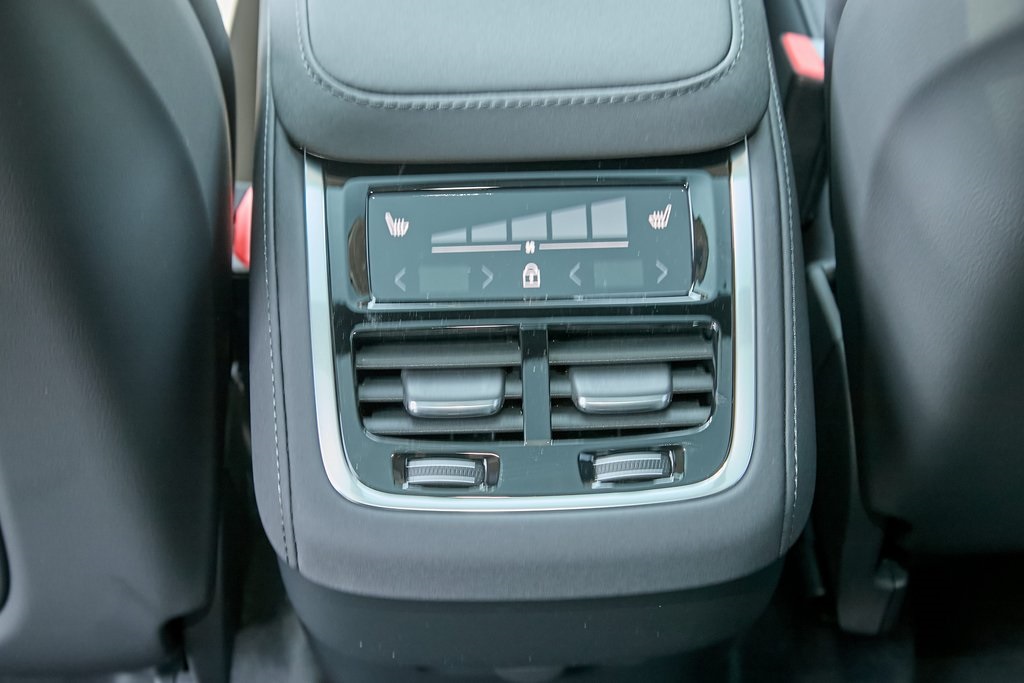 2025 VOLVO XC90 - Image 20