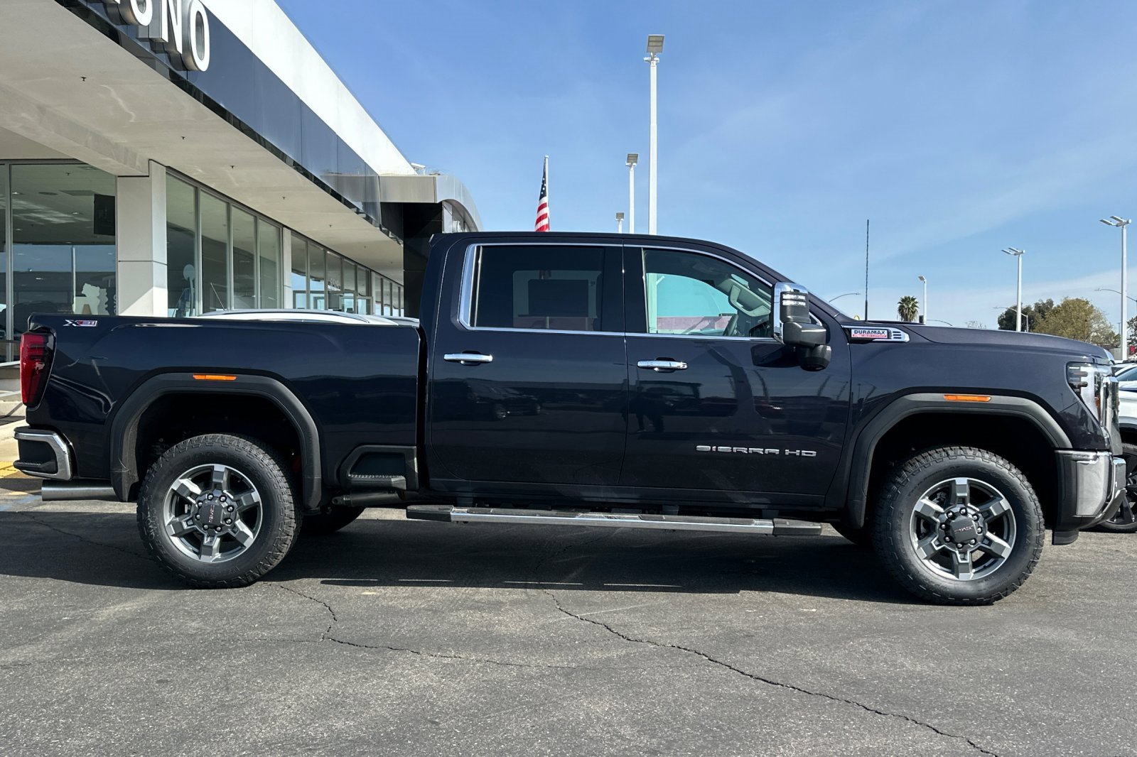 2025 Gmc Sierra 2500 HD SLT photo 4