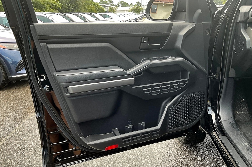 2024 Toyota Tacoma SR5 photo 18