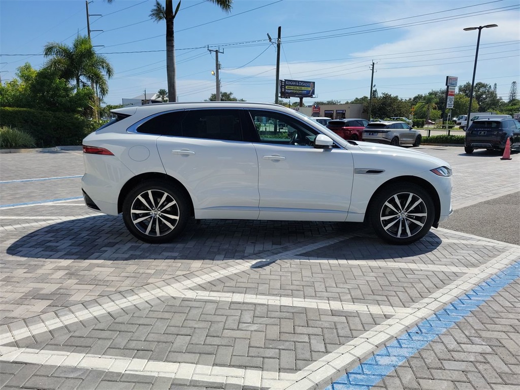 2025 Jaguar F-PACE P250 R-Dynamic S photo 3