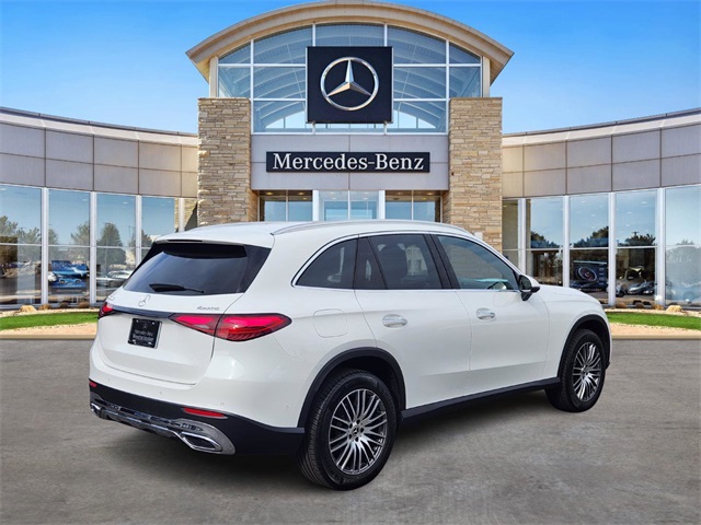 2025 Mercedes Benz GLC 300 4MATIC photo 3