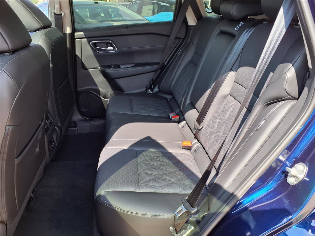 2026 Nissan Rogue Platinum photo 6