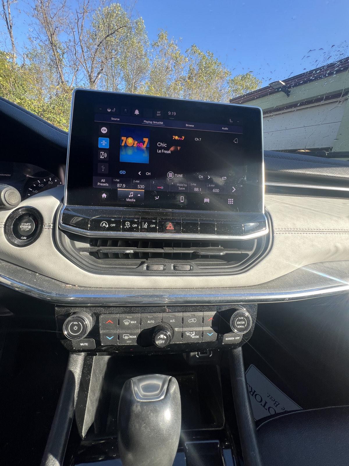 2022 Jeep Compass Limited photo 8