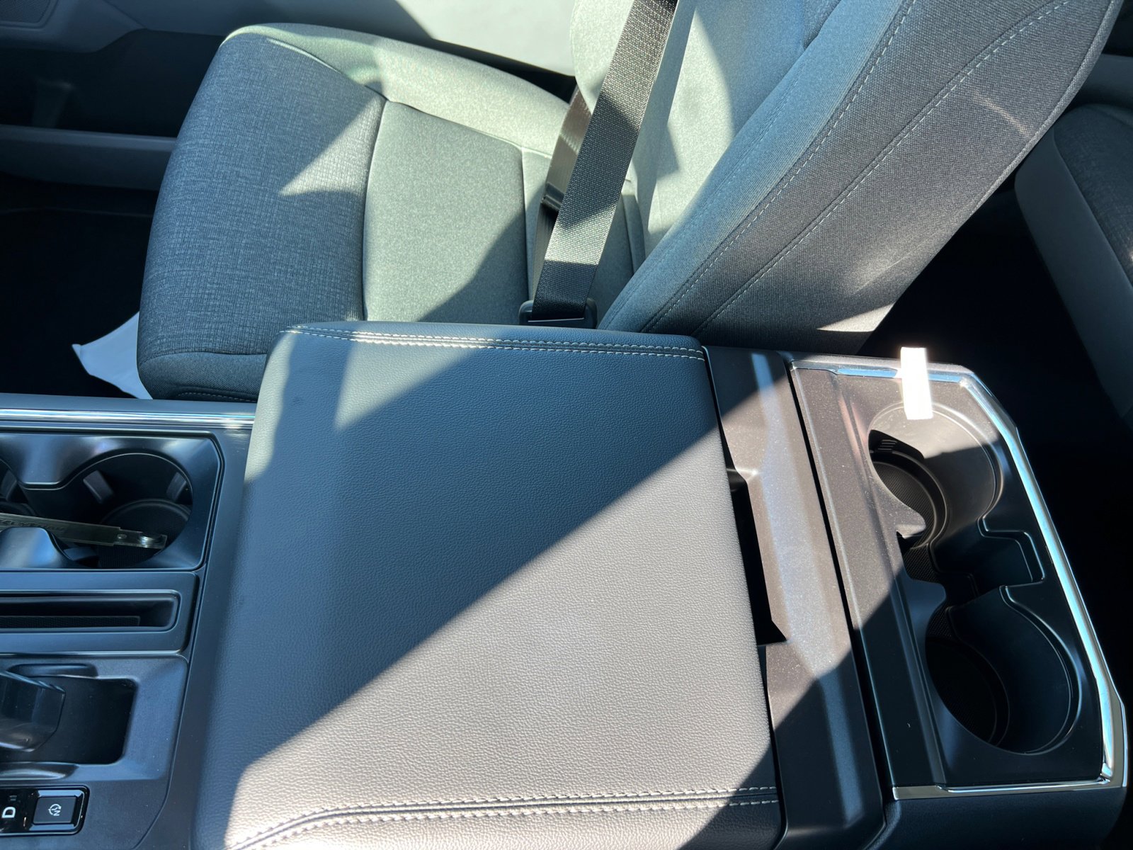 2024 Ford F-150 Lightning XLT photo 6
