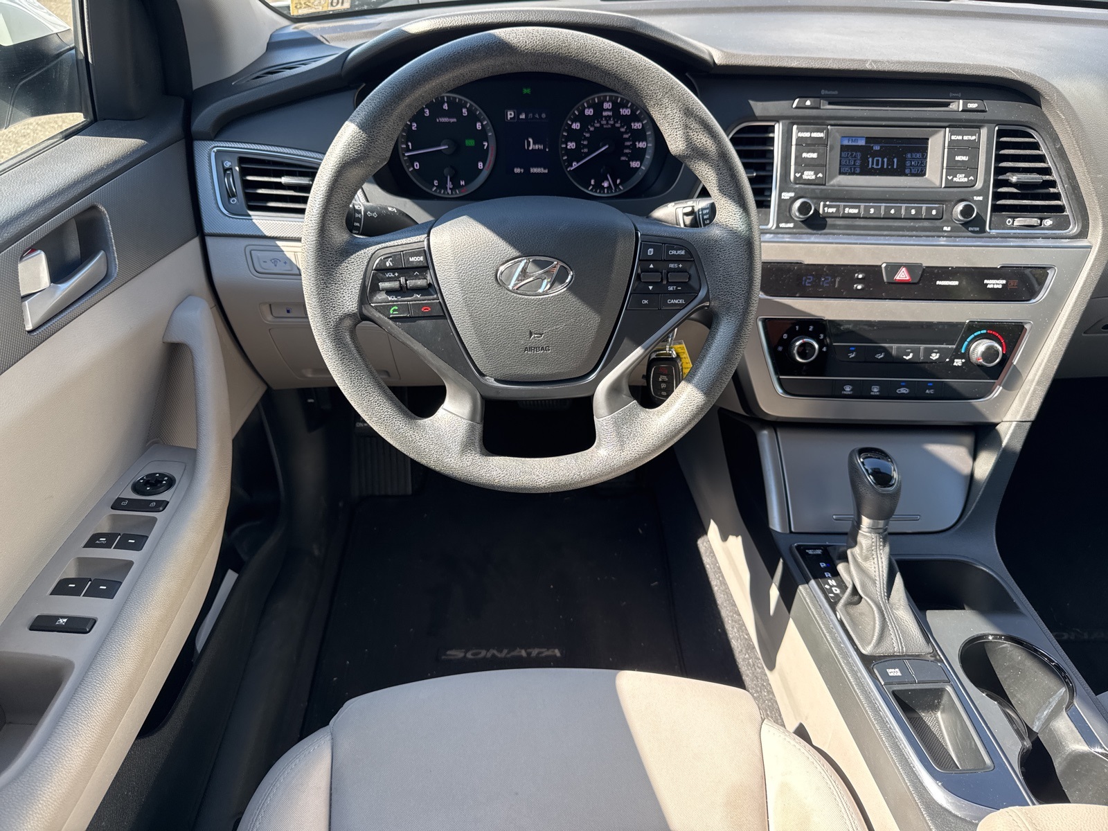 2015 Hyundai Sonata SE photo 28