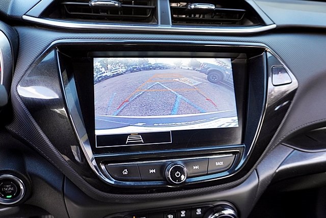 Used 2022 White Chevrolet LT image 25