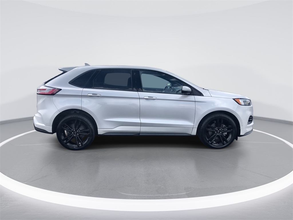 2019 Ford Edge ST photo 9
