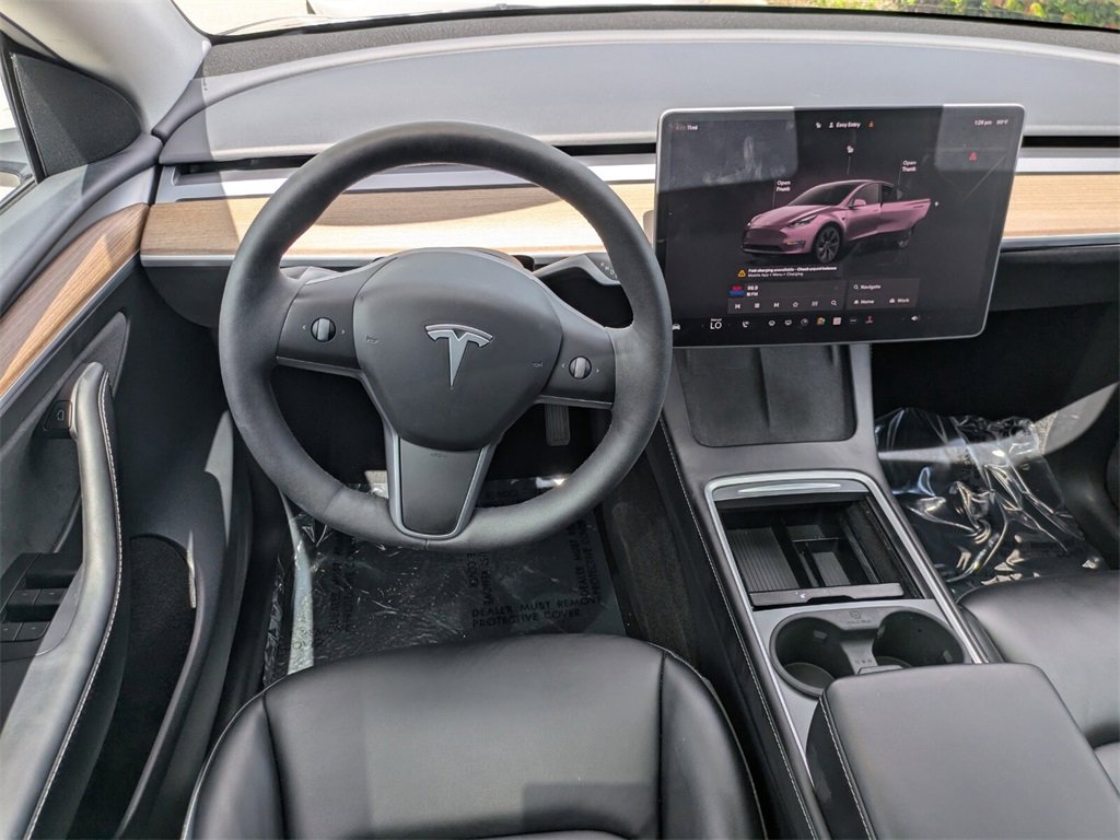 2024 Tesla Model Y Long Range photo 12