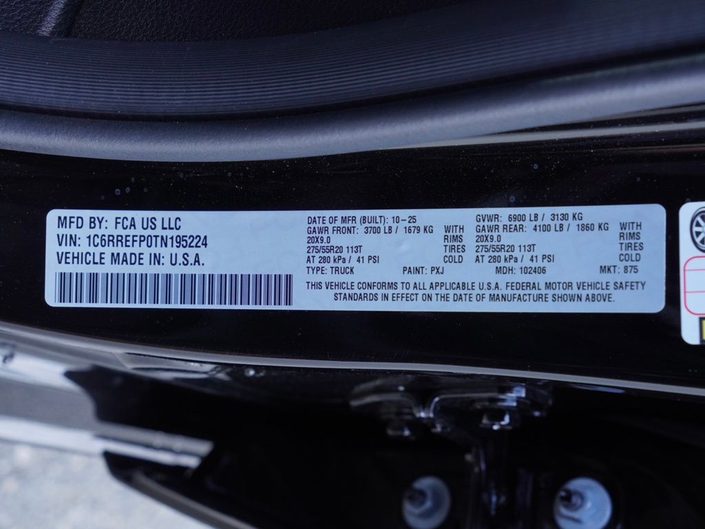 New 2026 Diamond Black Crystal Pearl-Coat Exterior Paint RAM Big Horn Night Edition image 31