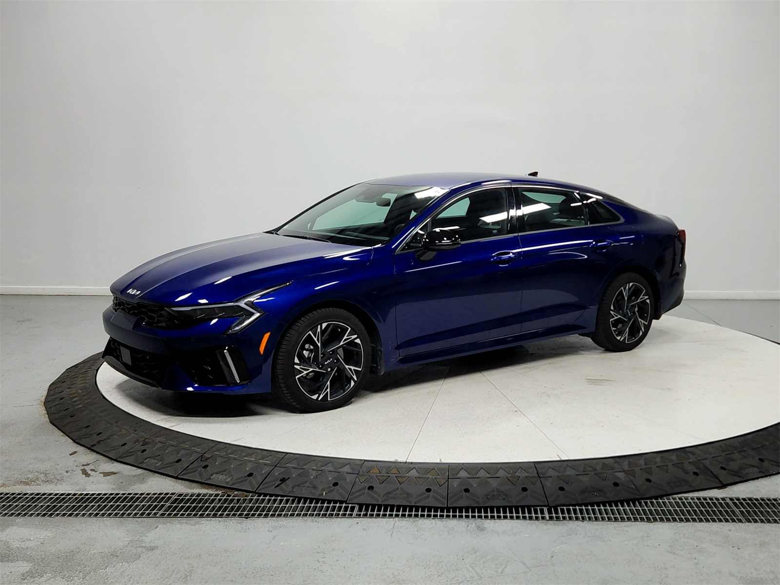 2025 Kia K5 GT-Line photo 3