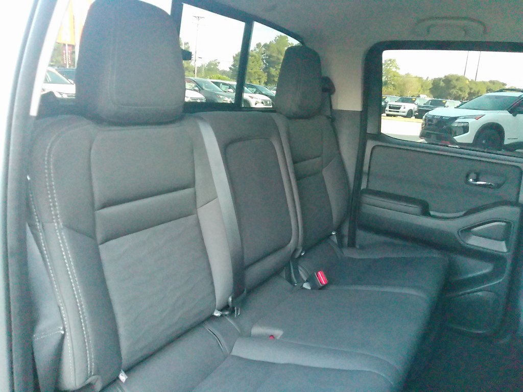 2024 Nissan Frontier SV photo 15