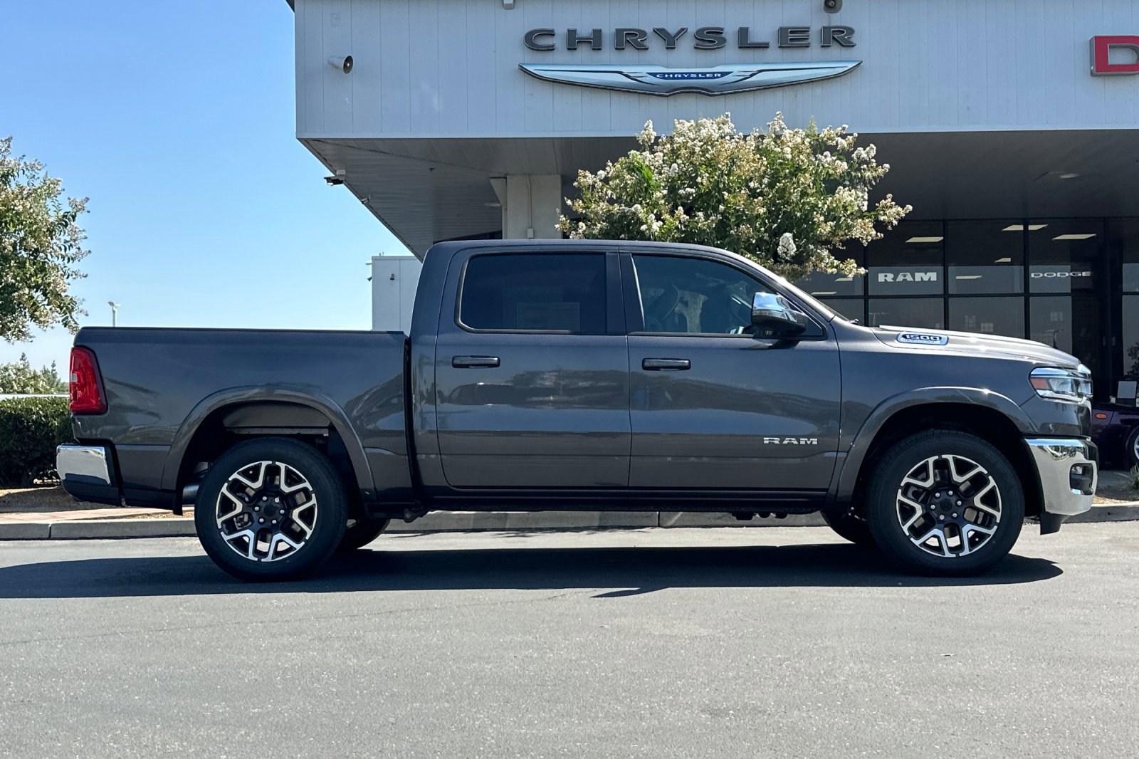 2026 Ram 1500 Laramie photo 3